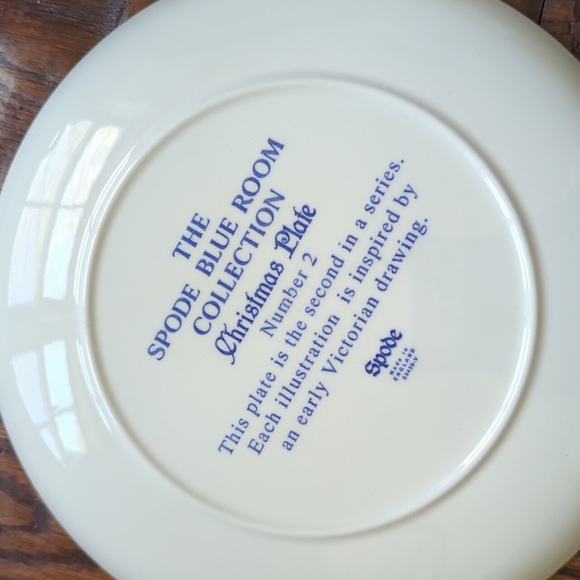 SPODE I Vintage Blue Room Collection Skaters 2nd Annual Santa Plate and Mug Set - Picture 4 of 15